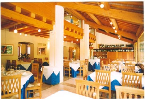 Hotel Ristorante La Casona Feltre Luaran gambar